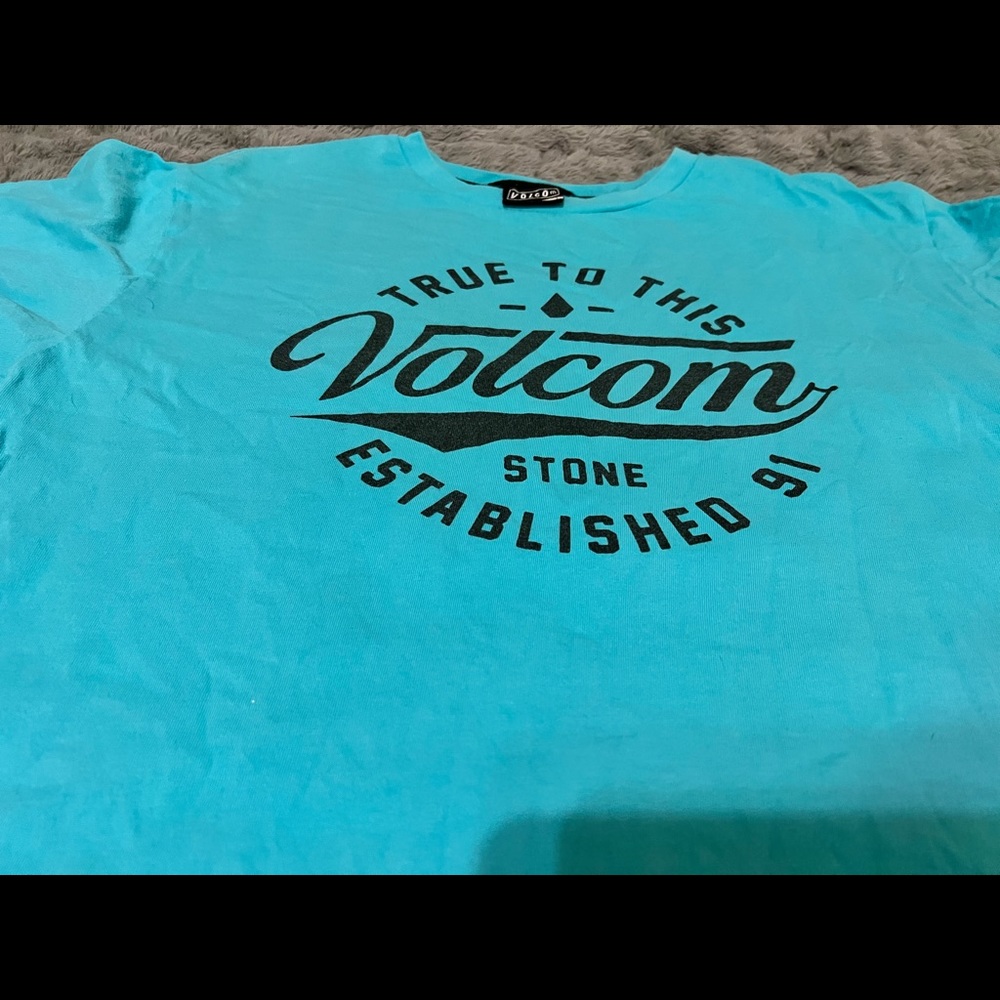 For men’s extra-large T-shirt.